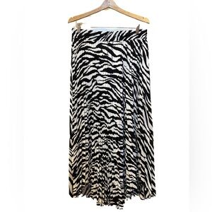 EXPRESS Animal Print Maxi Dress Women’s Size Large.